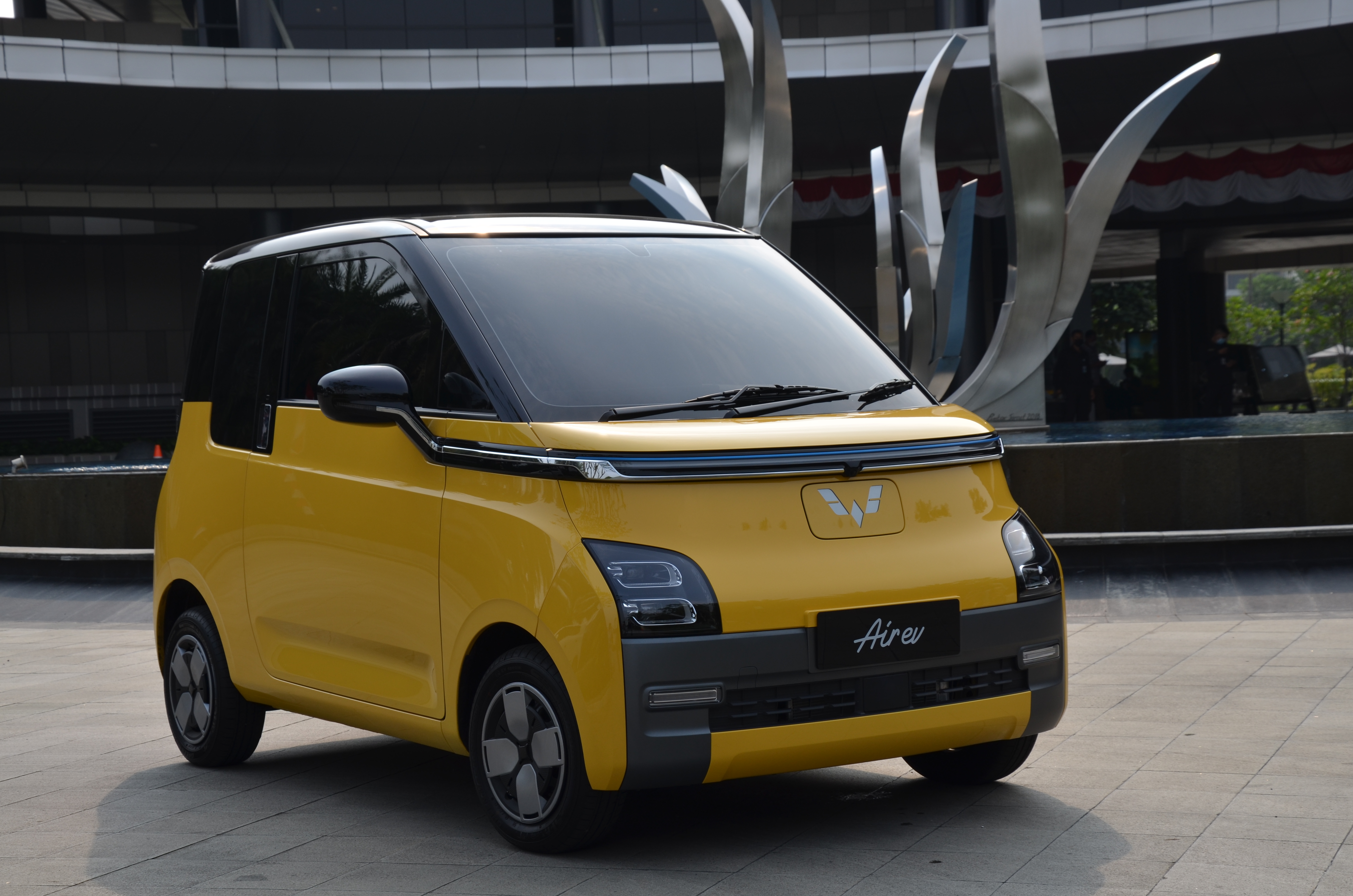 Wuling Air ev Dinobatkan Sebagai FORWOT Car of The Year 2023 Kategori Battery Electric Vehicle