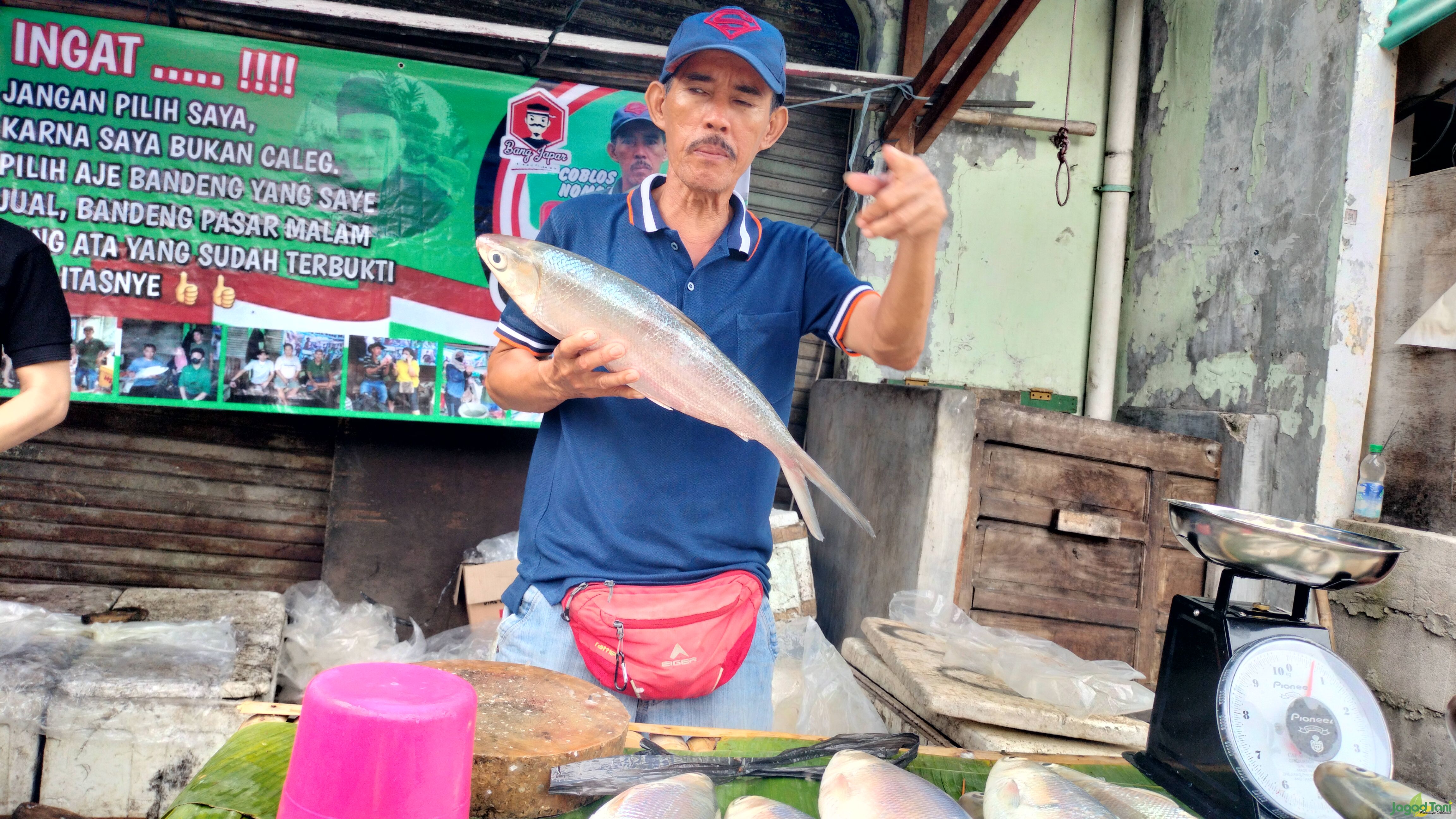 Bang Ata, pedagang ikan Bandeng di Rawa Belong 