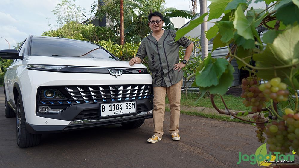Wuling New Almaz RS Pro Hybrid Dukung Mobilitas Petani Anggur Diperkotaan