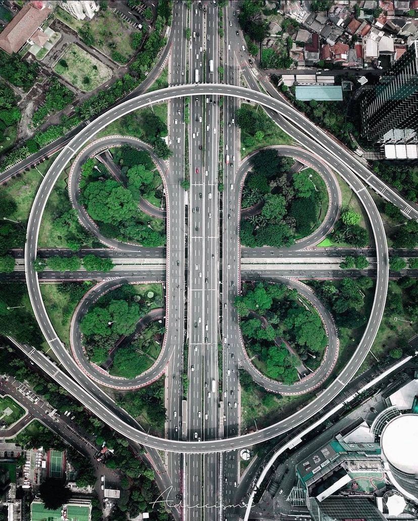 Jembatan Semanggi (foto: Antonio Adree - Instagram)