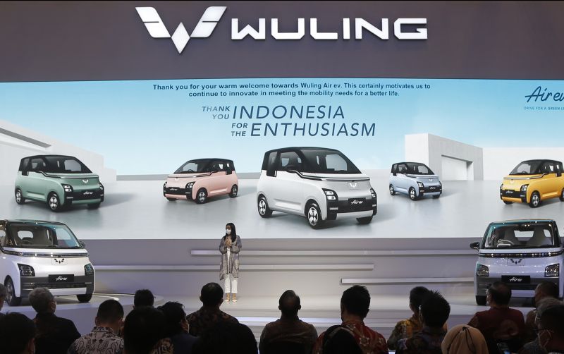 uploads/news/2022/08/wuling-air-ev-mobil-424349c0fd7a7cc.JPG