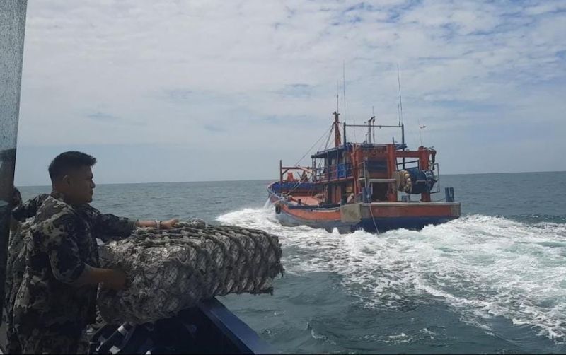 uploads/news/2023/06/kapal-illegal-fishing-malaysia-911808c651386bb.jpeg