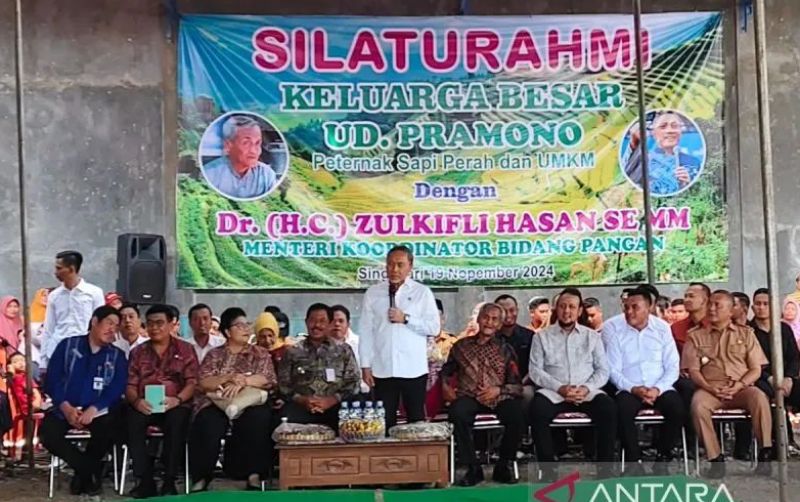 uploads/news/2024/11/menteri-zulkifli-hasan-janji-2332007bc01aaaa.jpg