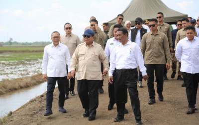 uploads/news/2025/04/gunakan-drone-pertanian-prabowo-63140595c16a8b1_400.jpg