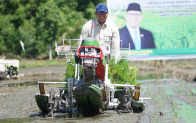 uploads/news/2025/06/berkat-alat-pertanian-modern--706459e044ea0ed_400.jpeg