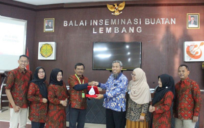uploads/news/2025/06/bib-lembang-jadi-model-8910858ec927cad_400.jpg