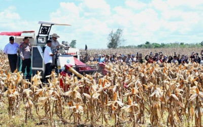 uploads/news/2025/06/prabowo-pimpin-panen-raya-9822527f566d4d0_400.jpg