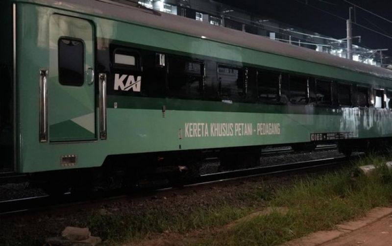 uploads/news/2025/11/kereta-khusus-pedagang-petani-siap-15668868b5f1329.jpeg