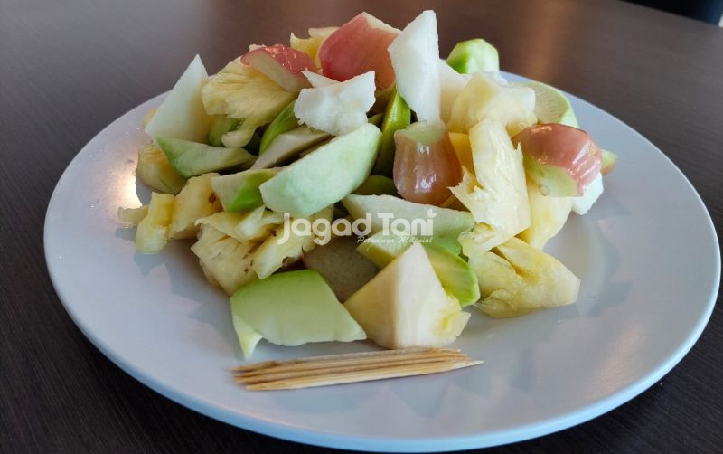 uploads/news/2026/02/rujak-buah-solusi-camilan-127631adffe9ca8.jpeg