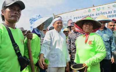 uploads/news/2026/06/indramayu-tanam-kedelai-di-91725a4c91db4eb_400.jpg