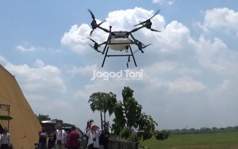 uploads/news/2026/07/amran-siapkan-penanaman-pengangkutan-hasil-13116a870079f46.jpeg