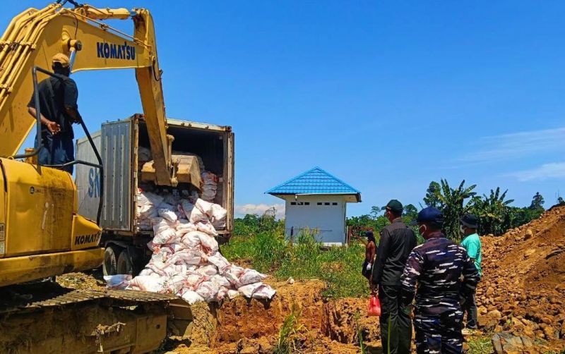 uploads/news/2026/08/14-5ton-daging-ayam-busuk-7516459a5c04e1c.jpg