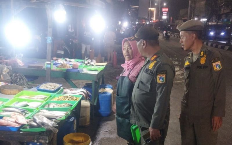uploads/news/2026/08/pedagang-ikan-pasar-kramat-210312e4a41f5fb.jpg