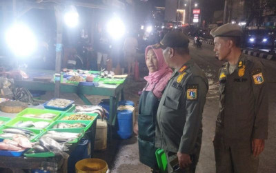uploads/news/2026/08/pedagang-ikan-pasar-kramat-210312e4a41f5fb_400.jpg