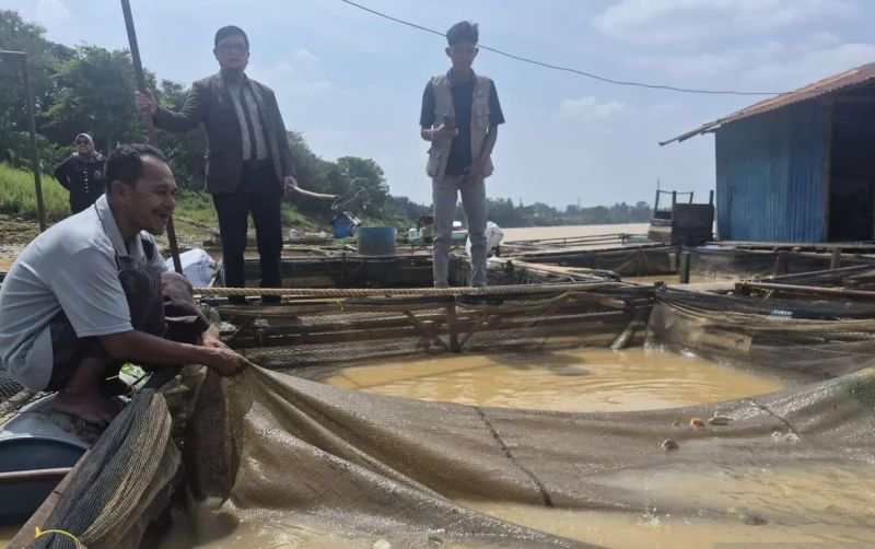 uploads/news/2026/08/sungai-batanghari-tercemar-ikan-876893704d63da5.jpg