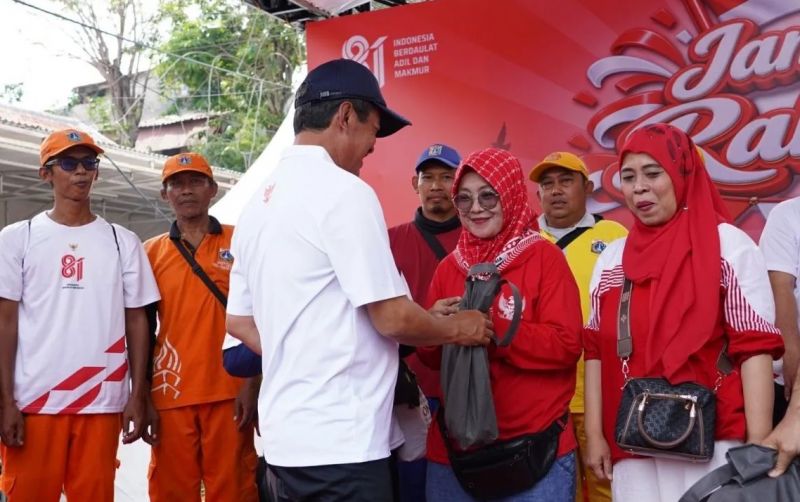 uploads/news/2026/08/warga-jakarta-dibagi-bagikan-4-56385637209f8d4.jpg