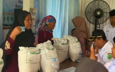uploads/news/2026/09/bantuan-pangan-di-subang-48023604bf9773e_400.jpeg