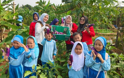 uploads/news/2026/10/belajar-di-kebun-siswa-18105e9e2026267_400.jpg